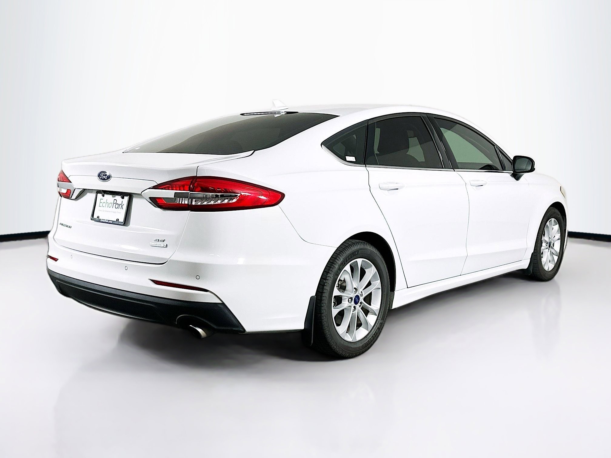 Used 2019 Ford Fusion SE image 9