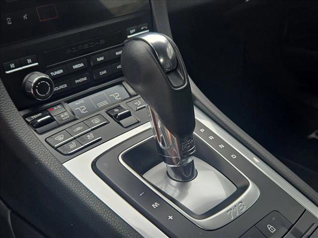 Used 2024 Porsche 718 Boxster RWD image 12