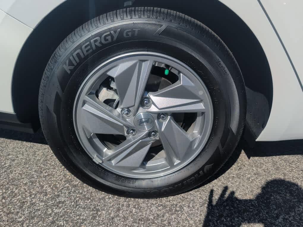 New 2026 Hyundai Elantra SE FWD image 29