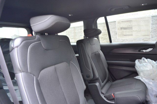 New 2025 Jeep Grand Cherokee L Laredo w/ Luxury Tech Group I image 35