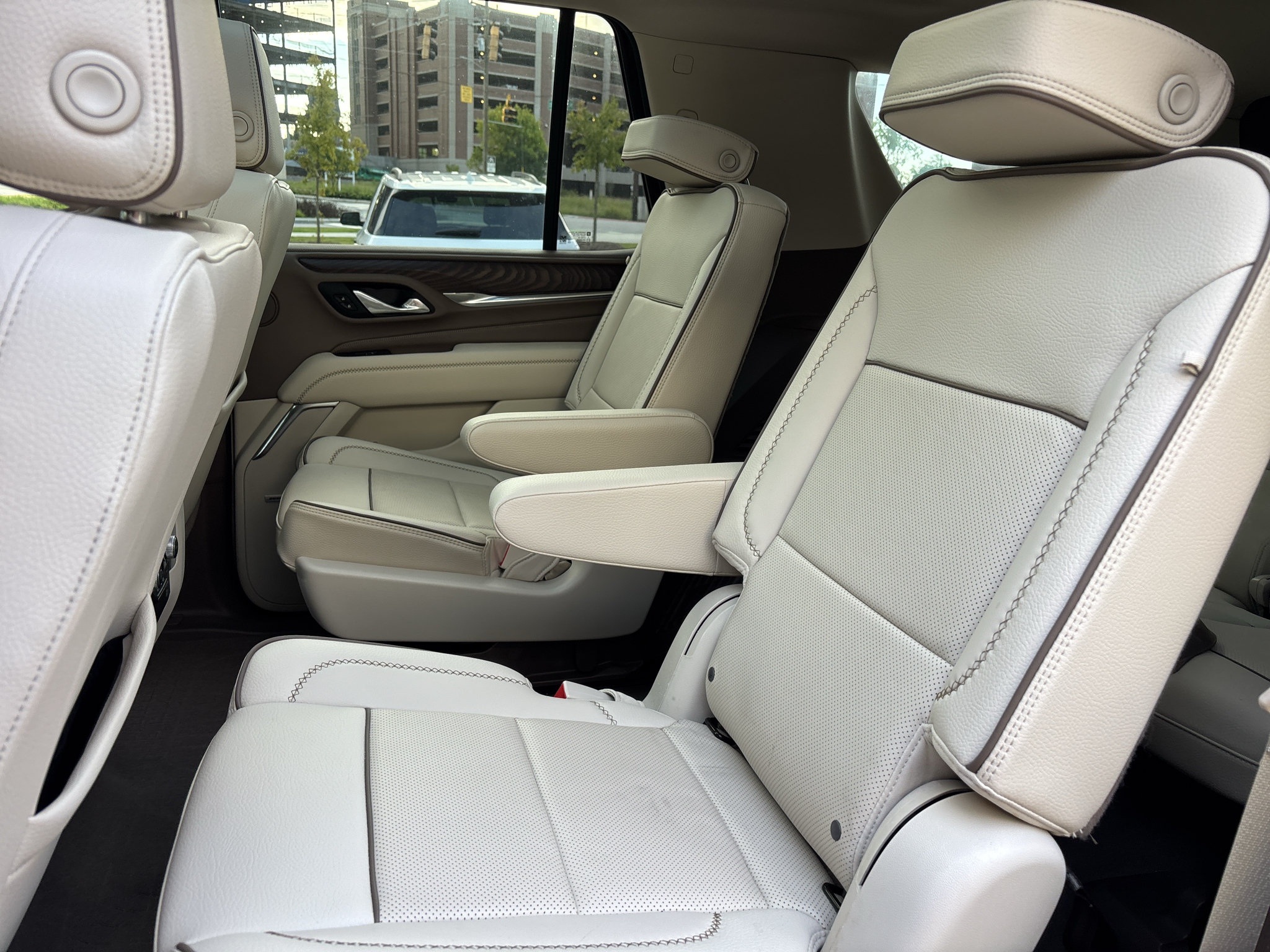 Used 2023 GMC Yukon Denali AWD/4WD image 13