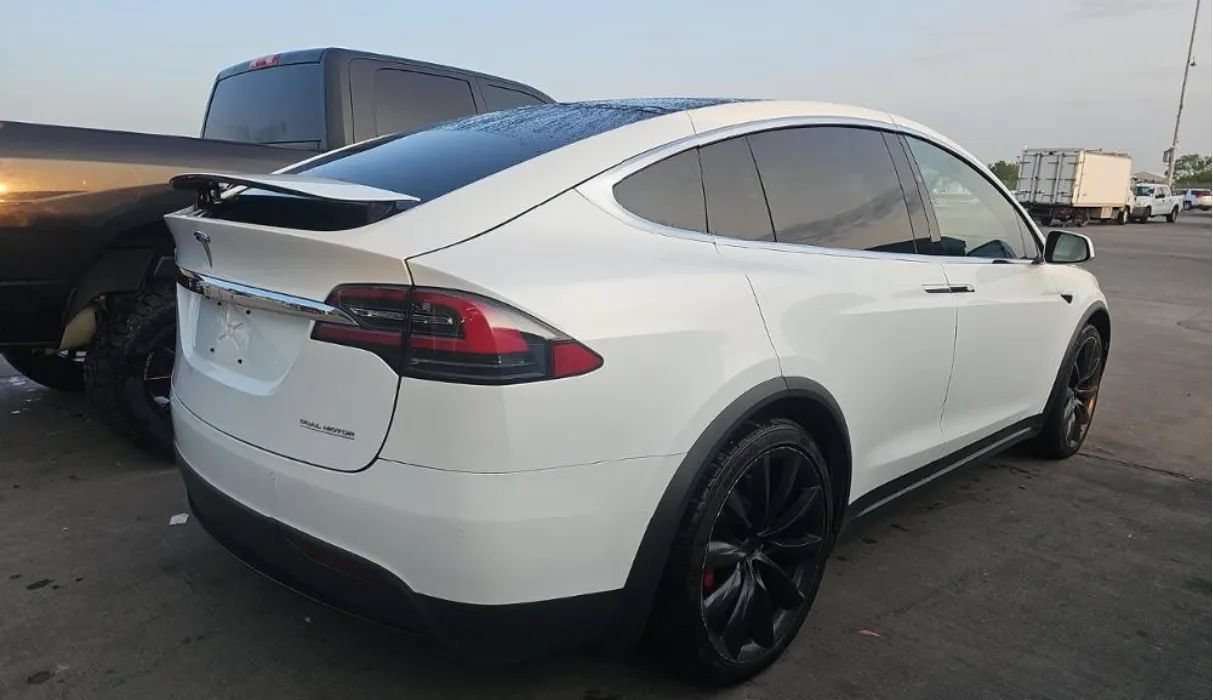 Used 2019 Tesla Model X Performance AWD/4WD image 2