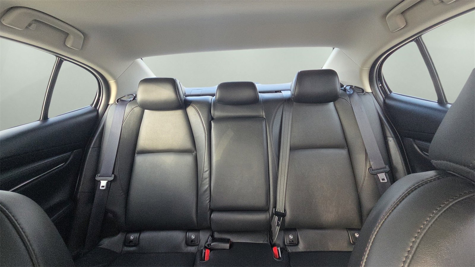 Used 2023 MAZDA MAZDA3 s image 15