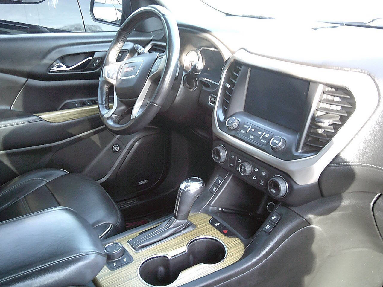 Used 2017 GMC Acadia Denali w/ Technology Package image 5