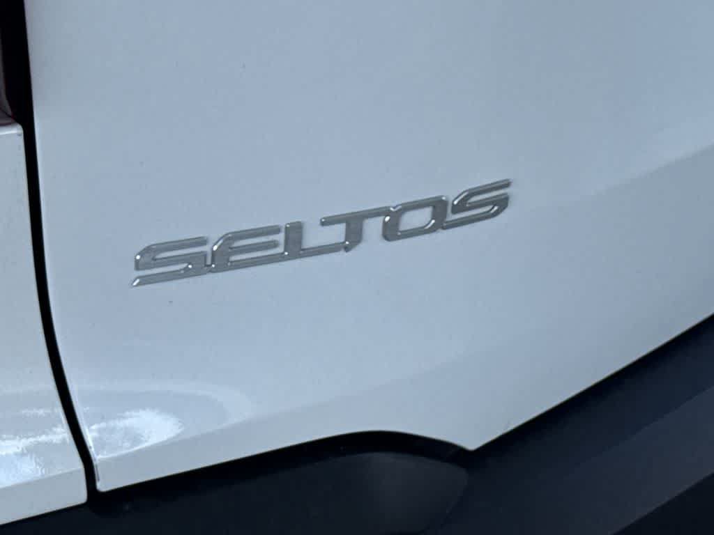 Used 2024 Kia Seltos LX AWD/4WD image 10
