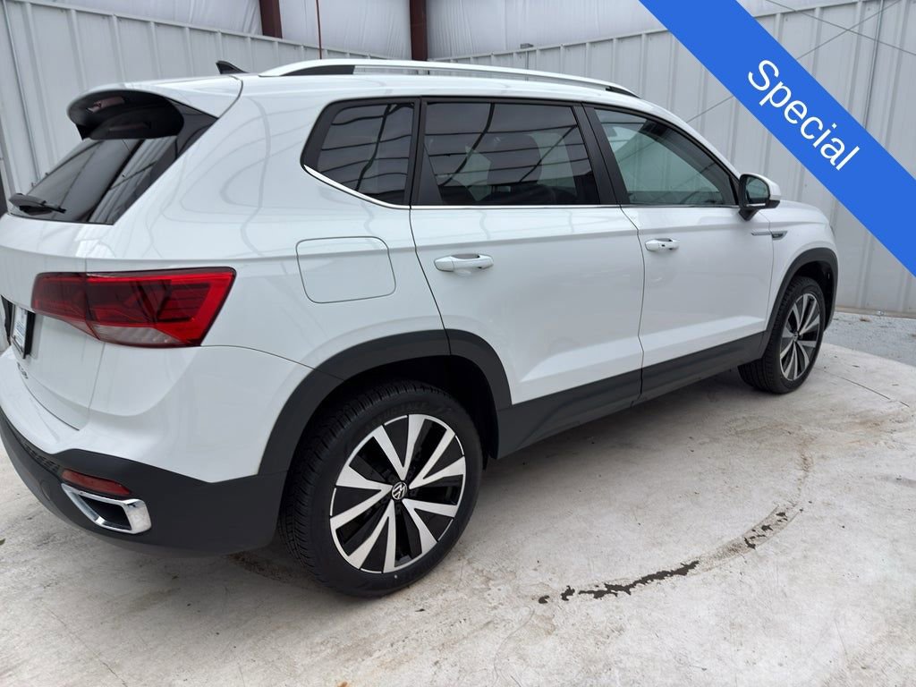 Used 2024 Volkswagen Taos SE image 11