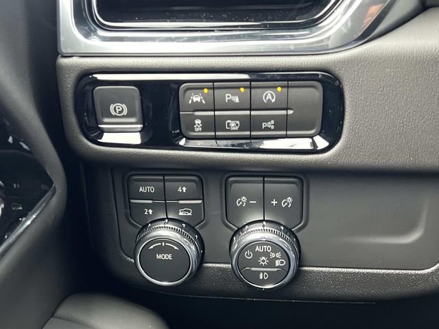 New 2026 GMC Yukon XL Elevation image 31