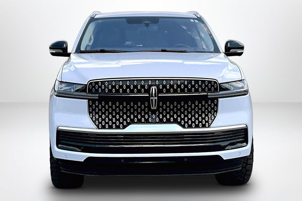 Used 2025 Lincoln Navigator L Reserve AWD/4WD image 2