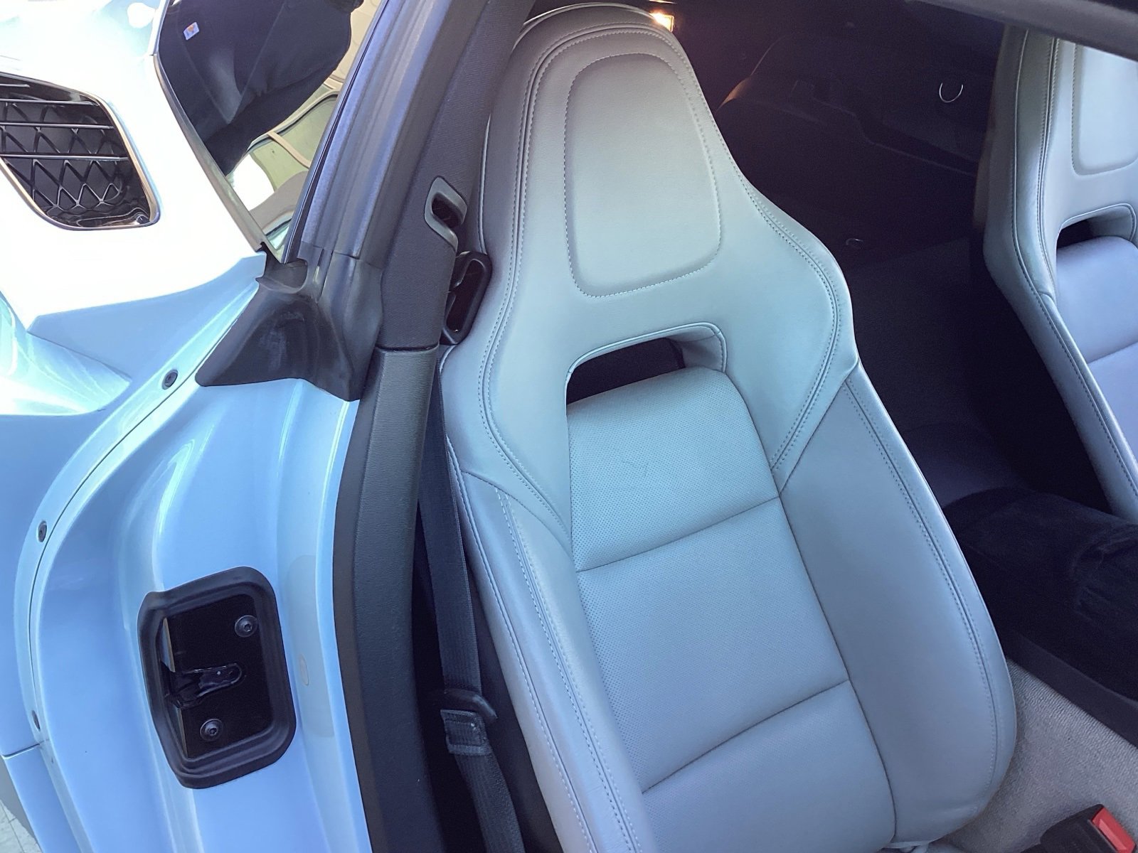 Used 2019 Chevrolet Corvette Stingray Coupe w/ Carbon Flash Badge Package image 15