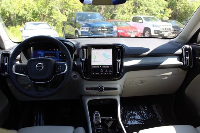 Certified 2024 Volvo XC40 B5 Ultimate w/ Climate Package AWD/4WD image 24