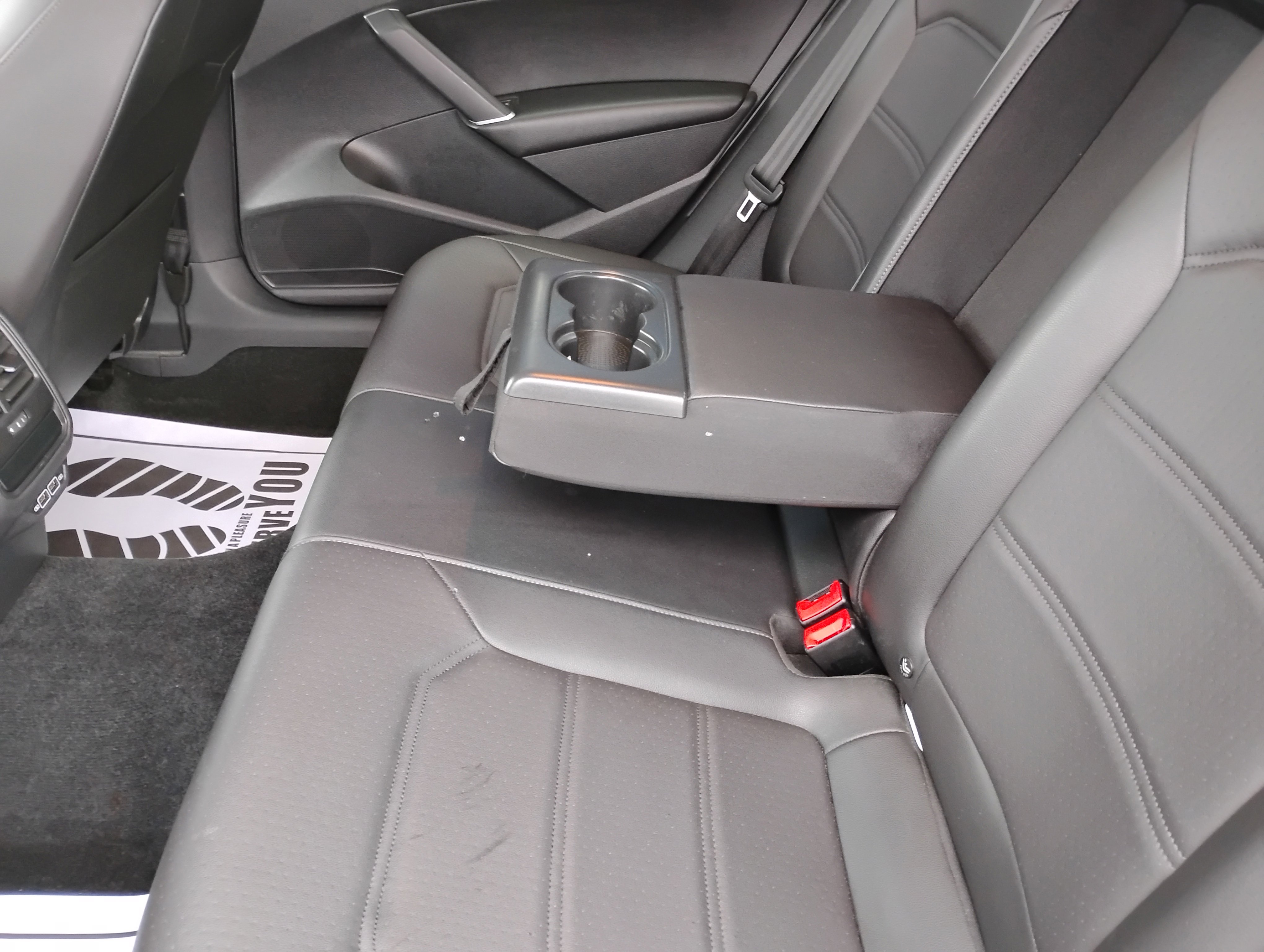 Used 2021 Volkswagen Passat 2.0T SE image 16