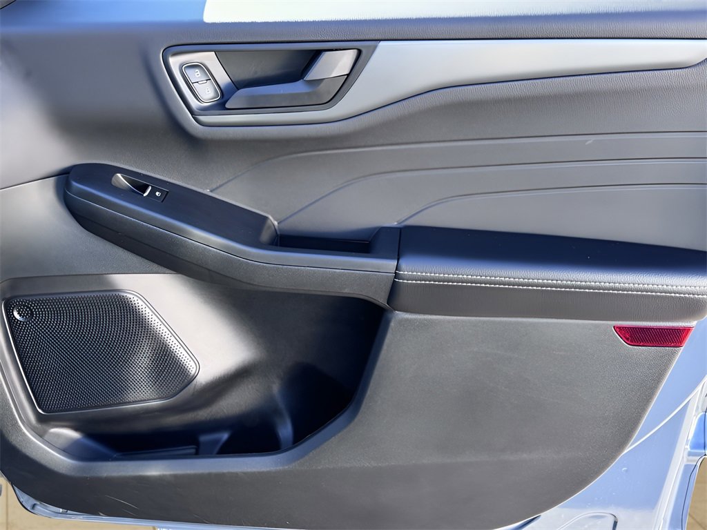 Used 2025 Ford Escape Active image 25