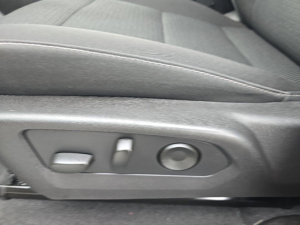 Used 2025 Chevrolet Colorado LT image 22