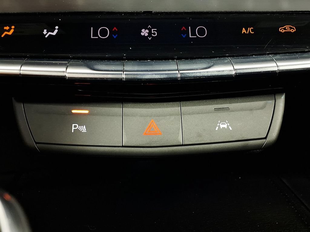 Used 2025 Cadillac XT4 Sport FWD image 22