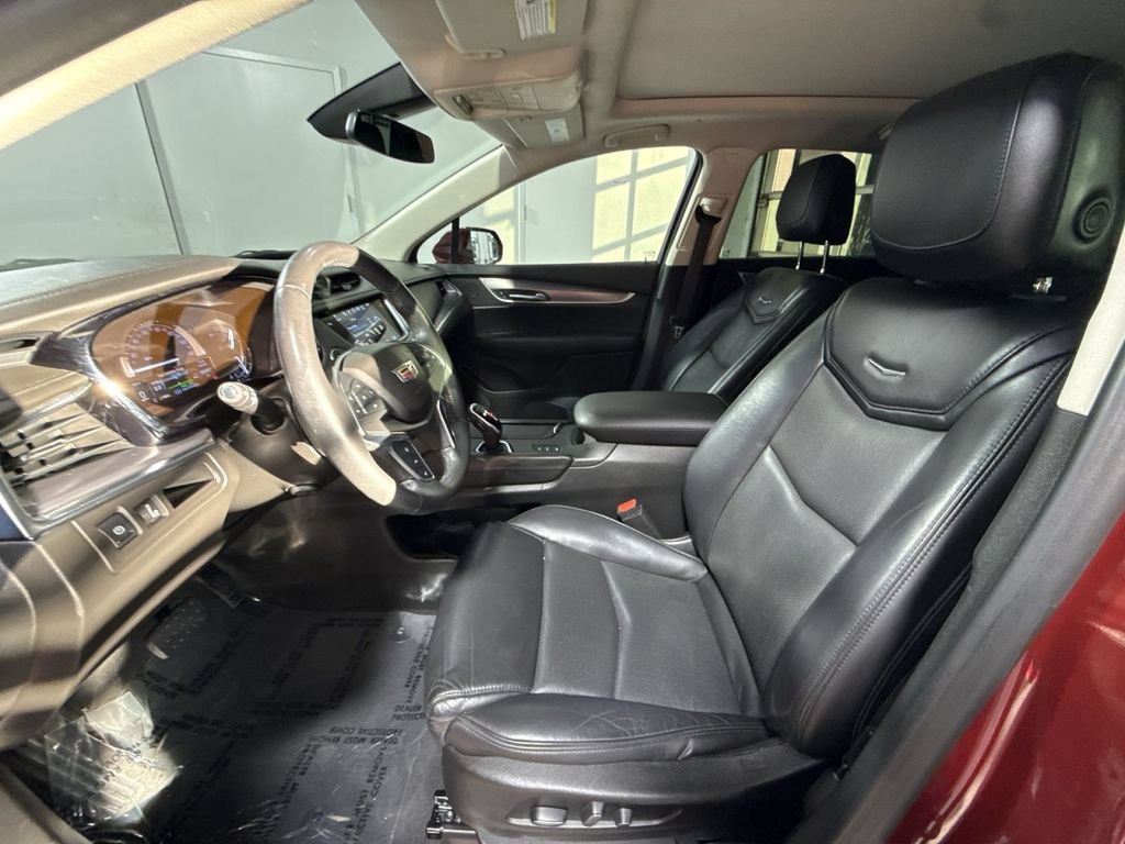 Used 2018 Cadillac XT5 Luxury w/ Driver Awareness Package AWD/4WD image 14