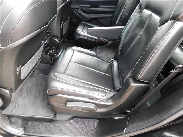 Used 2025 Jeep Grand Cherokee L Limited w/ Black Appearance Package AWD/4WD image 27