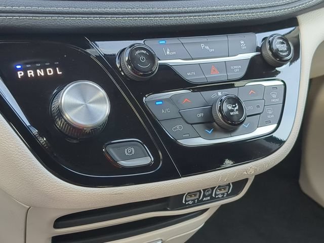 Used 2024 Chrysler Pacifica Limited FWD image 28