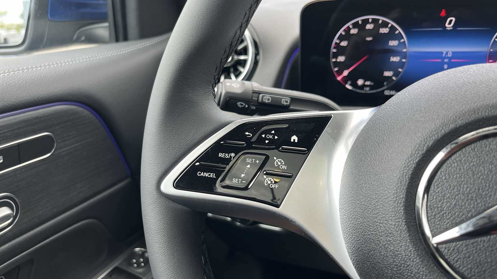 New 2026 Mercedes-Benz GLB 250 4MATIC image 41