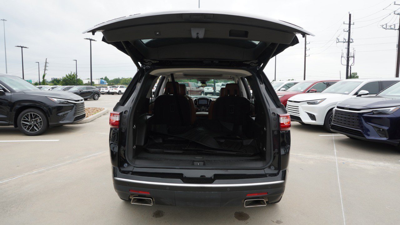 Used 2018 Chevrolet Traverse High Country w/ LPO, Floor Liner Package AWD/4WD image 40