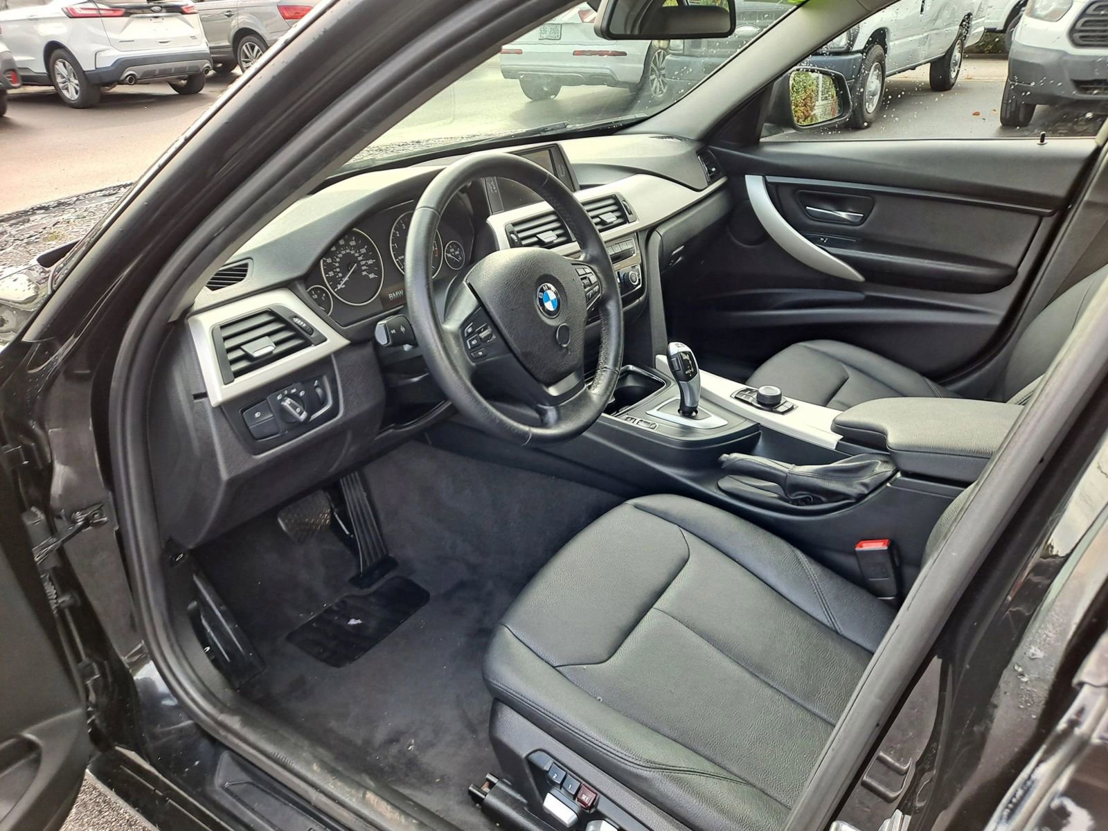 Used 2017 BMW 320i xDrive Sedan image 7