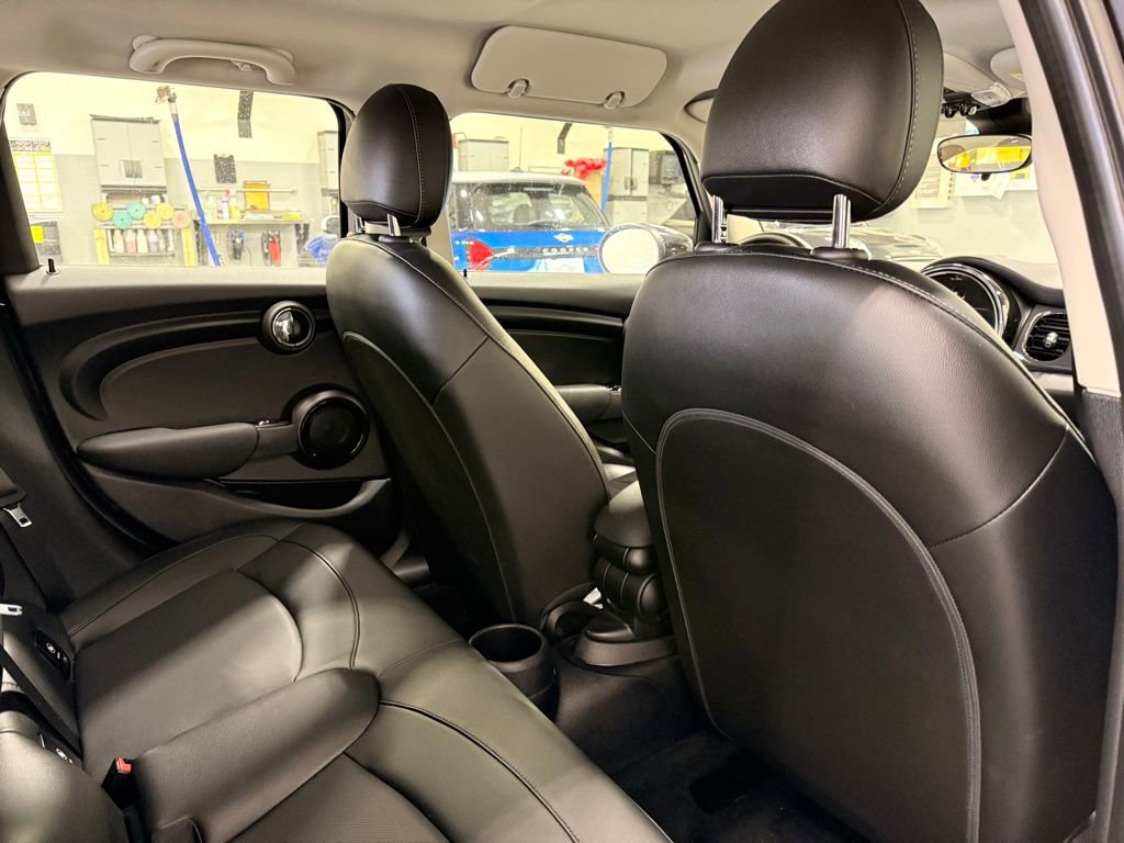 Used 2022 MINI Cooper 4-Door Hardtop w/ Storage Package image 26