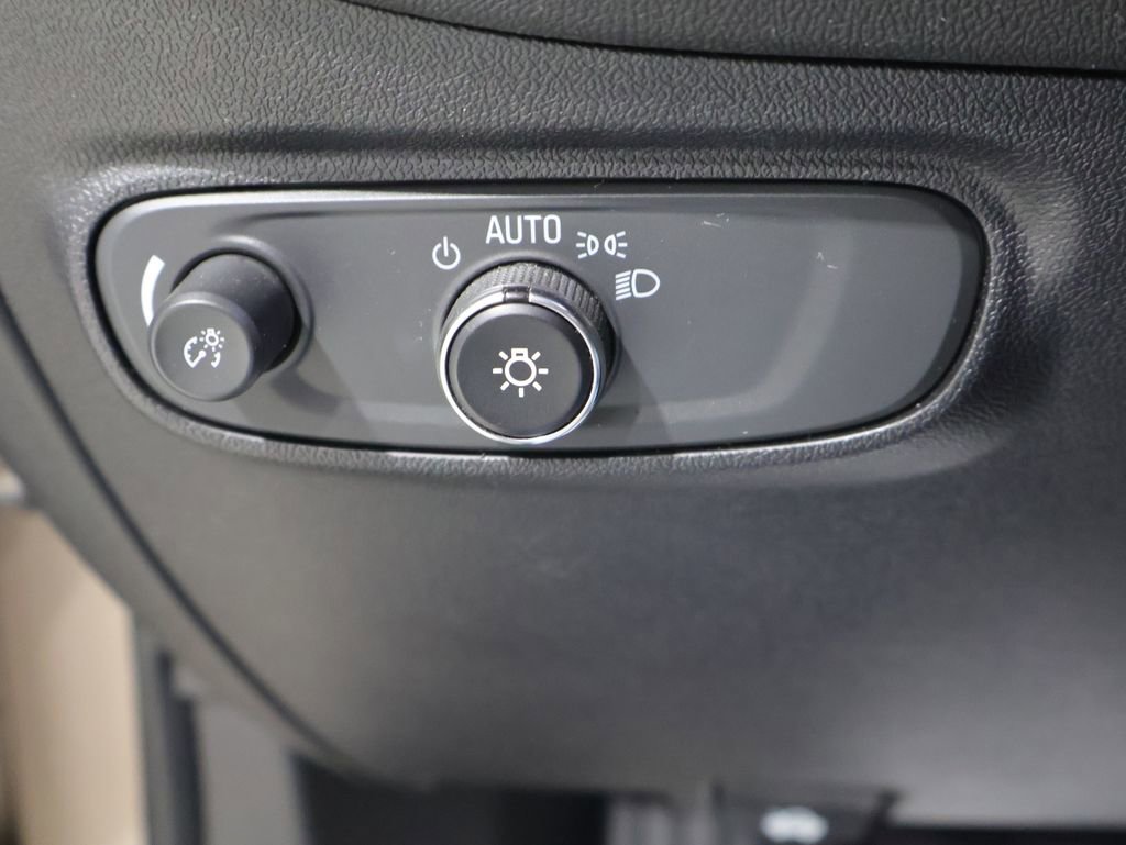 Used 2018 Chevrolet Equinox LT AWD/4WD image 31
