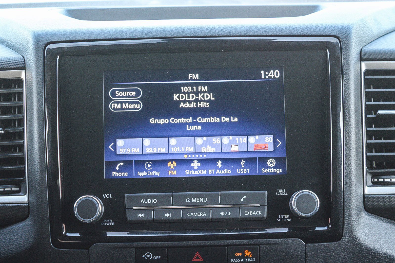 Used 2024 Nissan Frontier SV image 15