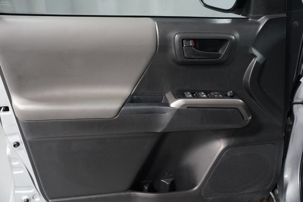 Used 2023 Toyota Tacoma SR5 w/ Technology Package RWD image 30
