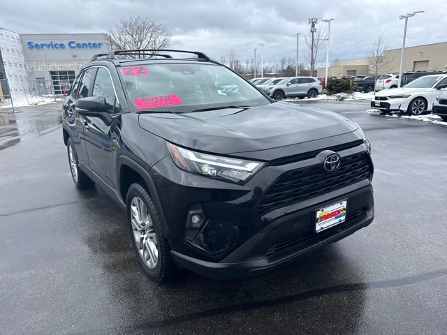 Used 2022 Toyota RAV4 XLE Premium image 6