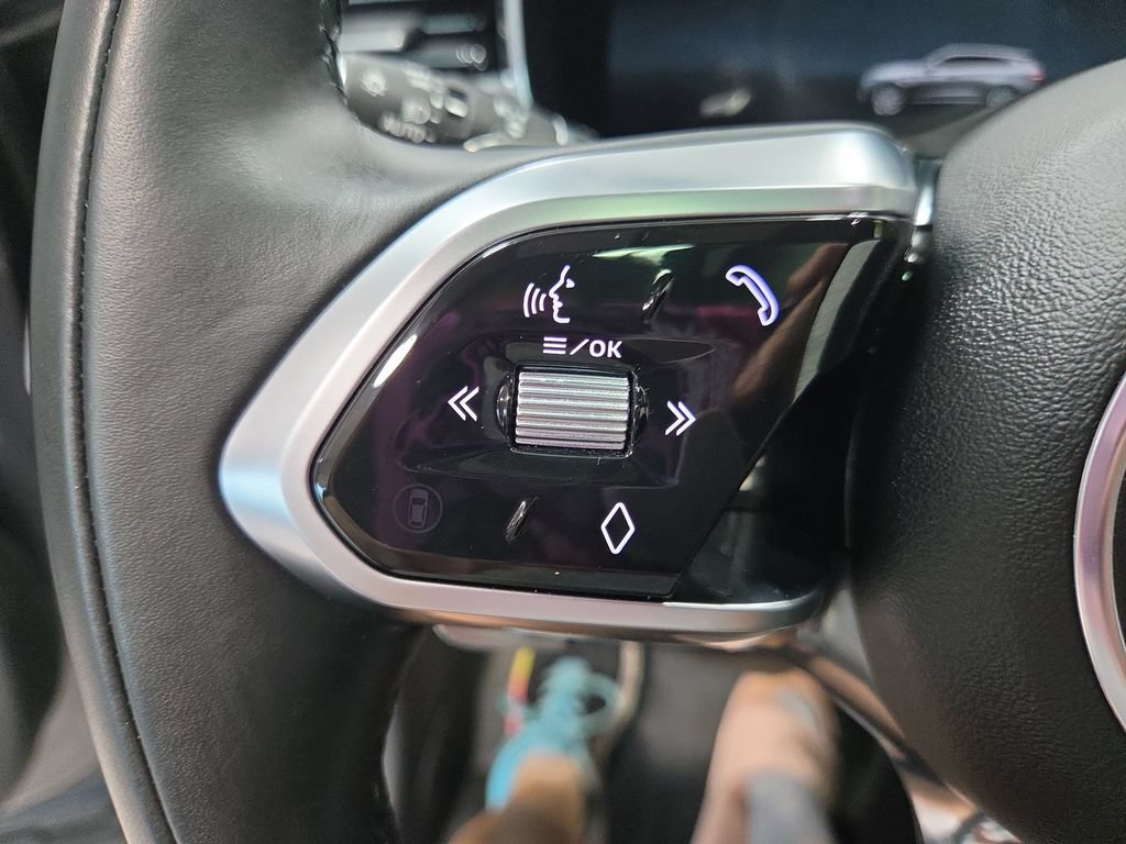 Used 2025 Jaguar F-PACE R-Dynamic S AWD/4WD image 32