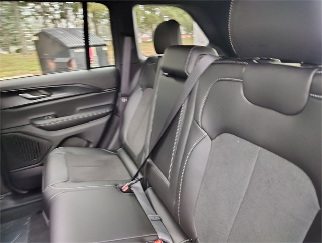 New 2025 Jeep Grand Cherokee Altitude w/ Trailer Tow Package image 29