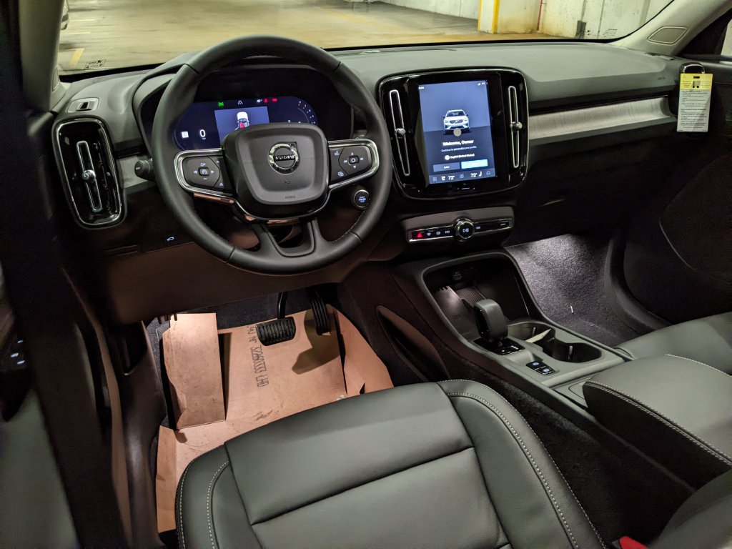 New 2026 Volvo XC40 B5 Core w/ Protection Package Premier AWD/4WD image 13