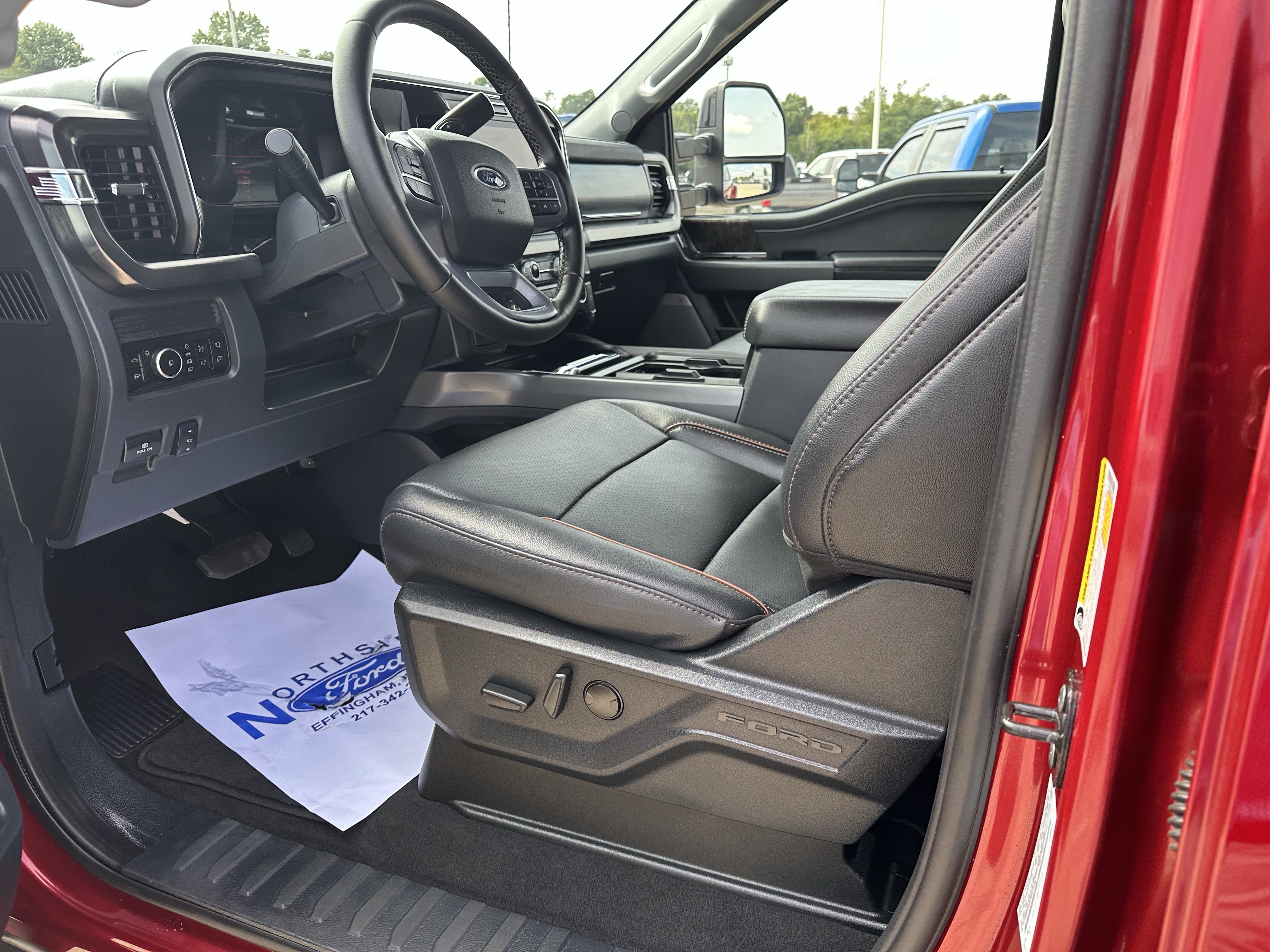 Used 2026 Ford F350 Lariat w/ Lariat Ultimate Package AWD/4WD image 15