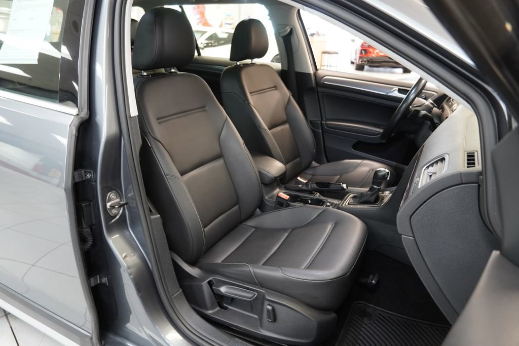 Used 2017 Volkswagen Golf Alltrack image 27