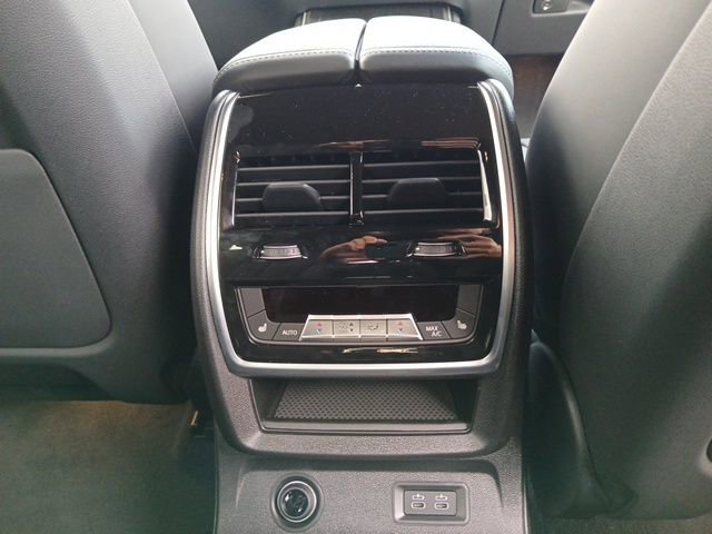 New 2026 BMW X7 M60i AWD/4WD image 15