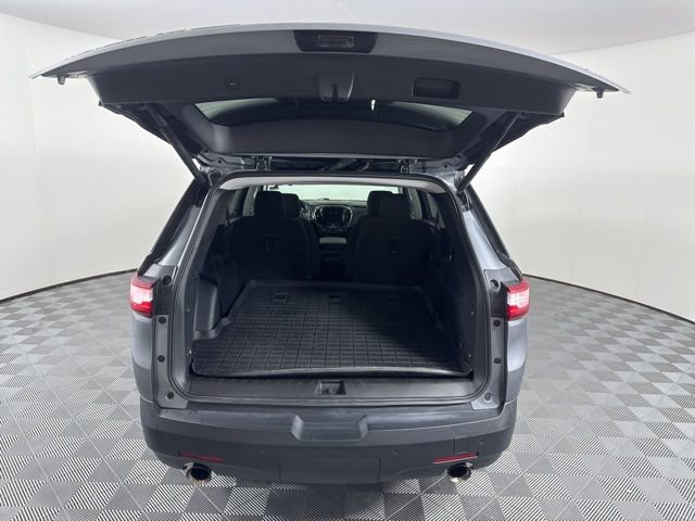 Used 2020 Chevrolet Traverse LT w/ Driver Confidence II Package image 12