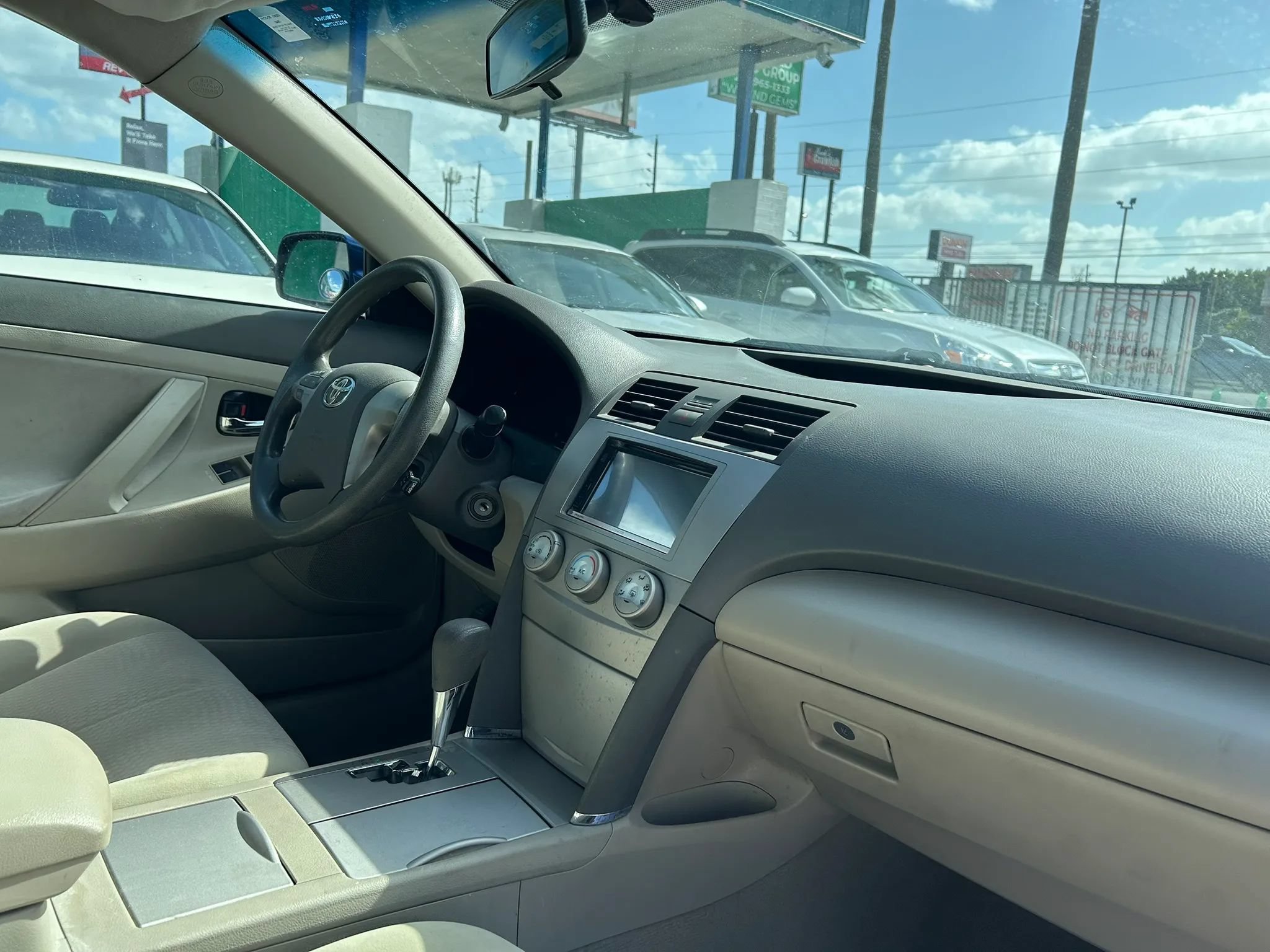 Used 2010 Toyota Camry LE FWD image 15