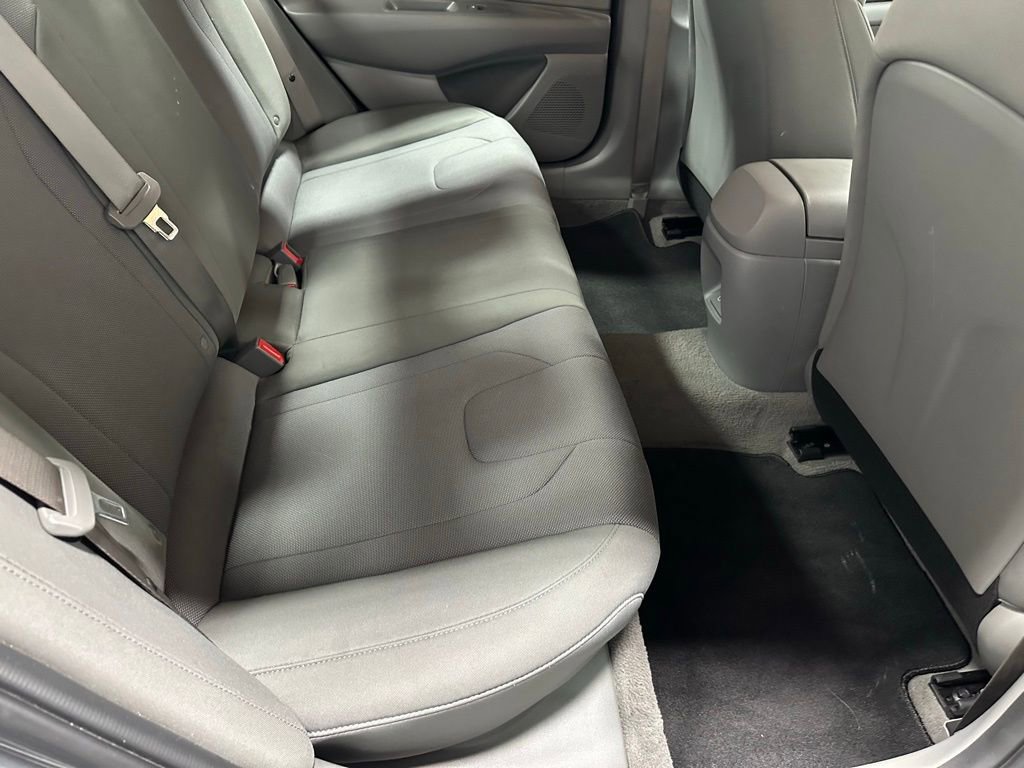 Used 2025 Hyundai Elantra SE image 47