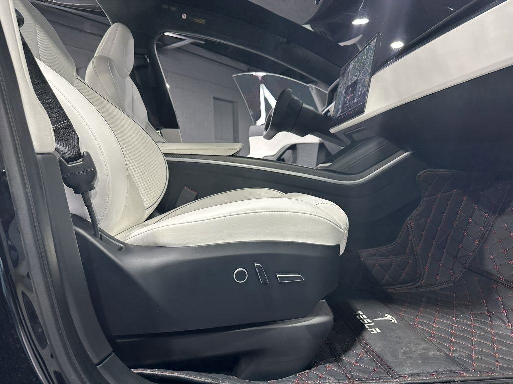 Used 2023 Tesla Model X Plaid image 36
