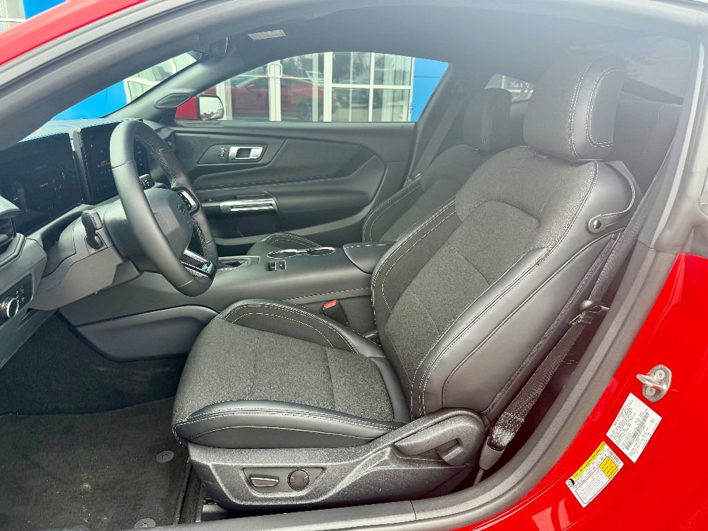 Used 2024 Ford Mustang Coupe image 11