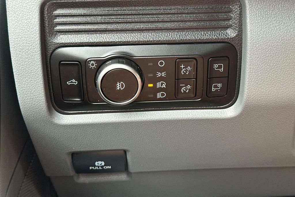Used 2025 Ford F350 XLT w/ 360-Degree Camera Package AWD/4WD image 32
