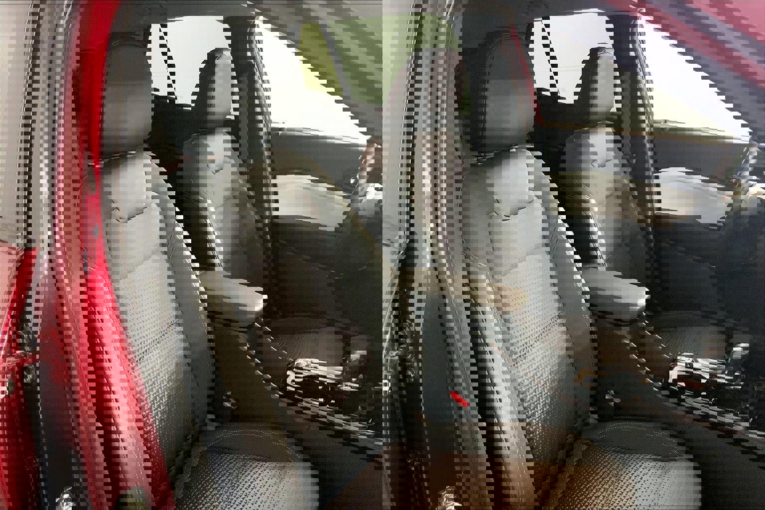 Used 2025 Chevrolet Trax LT w/ LT Convenience Package image 7