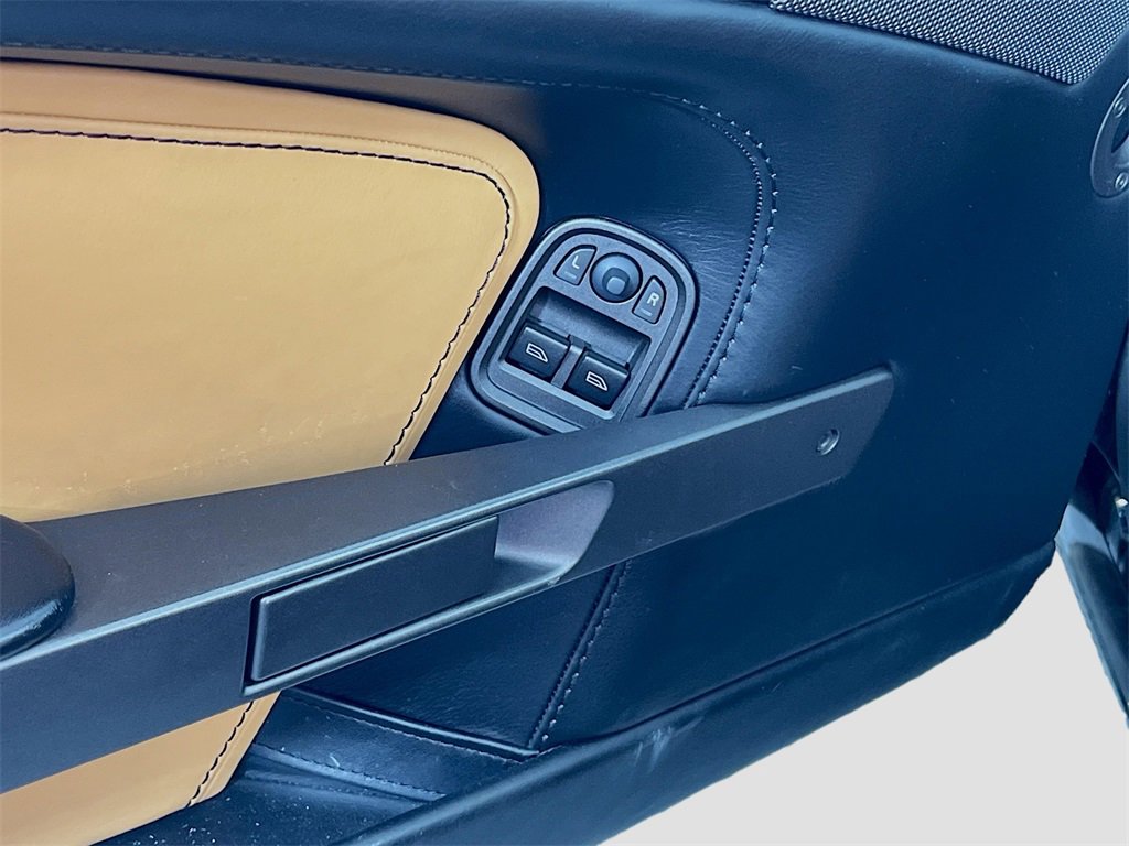 Used 2008 Aston Martin V8 Vantage Roadster image 19