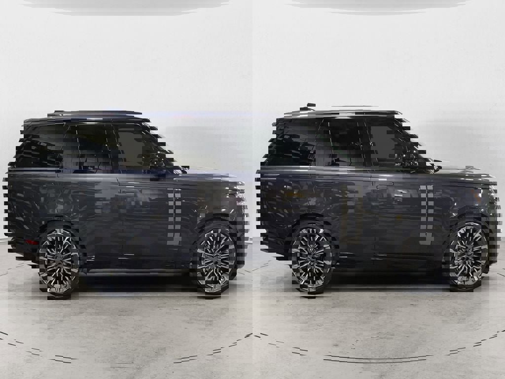 New 2025 Land Rover Range Rover SE image 6