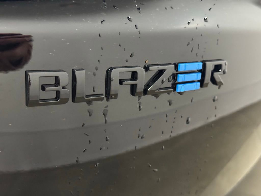 New 2025 Chevrolet Blazer EV RS image 13