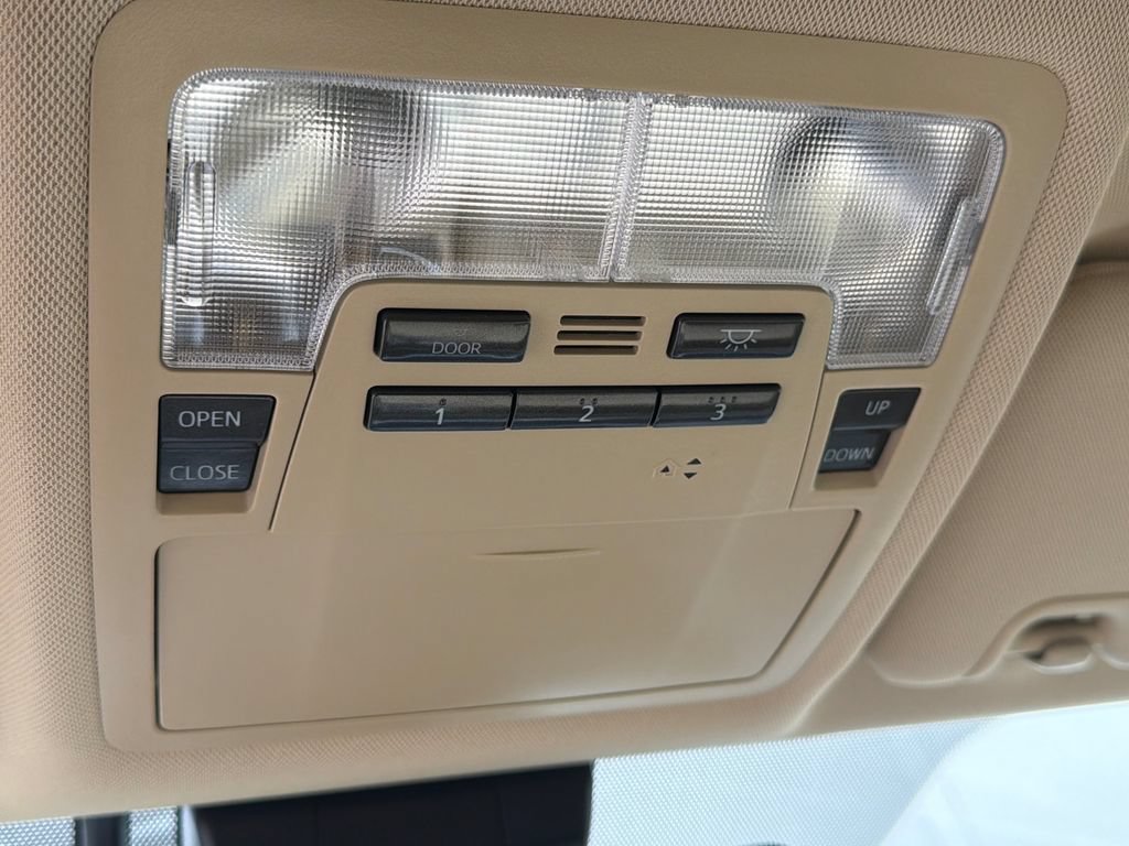 Used 2019 Toyota Highlander XLE AWD/4WD image 34