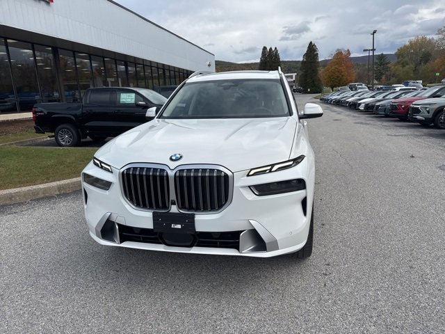 Used 2024 BMW X7 xDrive40i image 6