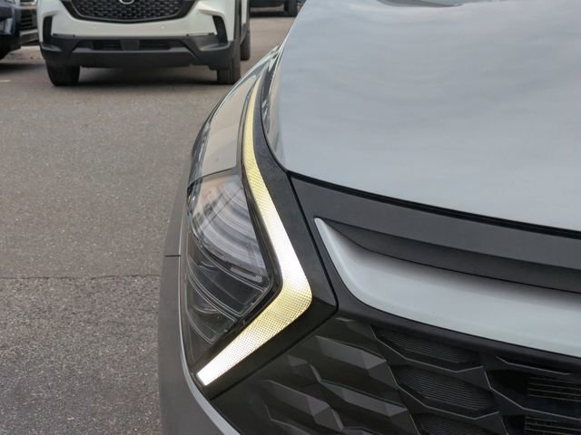 Used 2024 Kia Sportage LX image 8