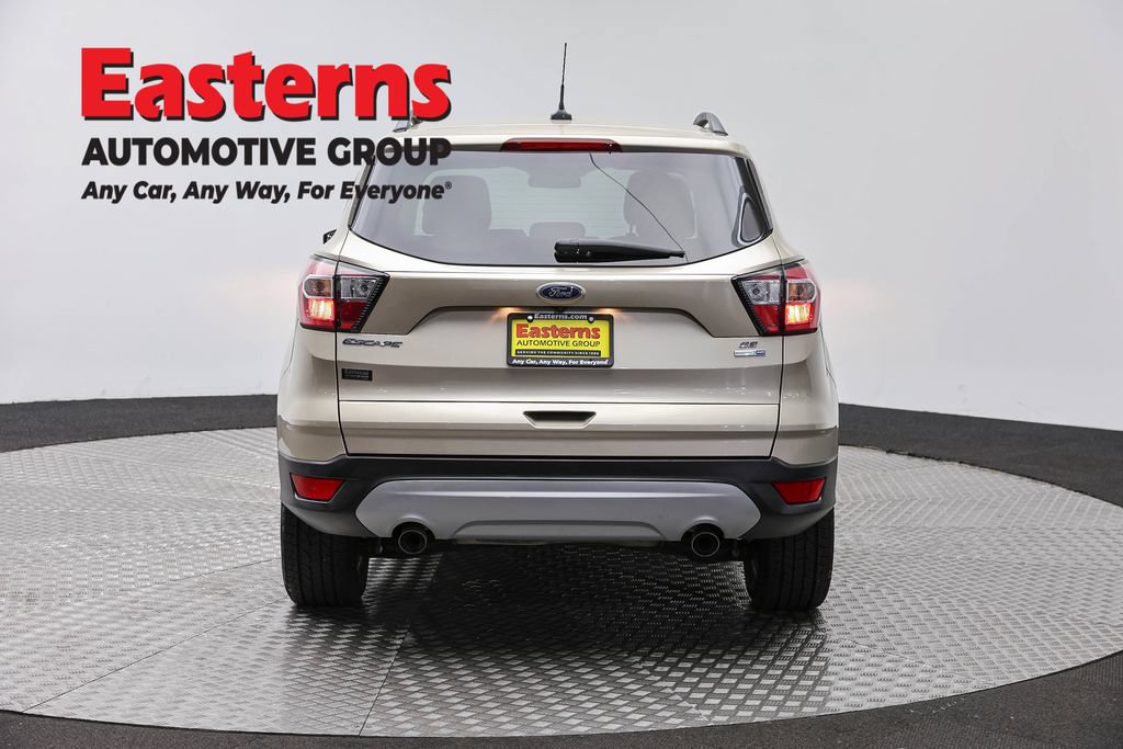 Used 2018 Ford Escape SE w/ SE Sync 3 Package AWD/4WD image 6