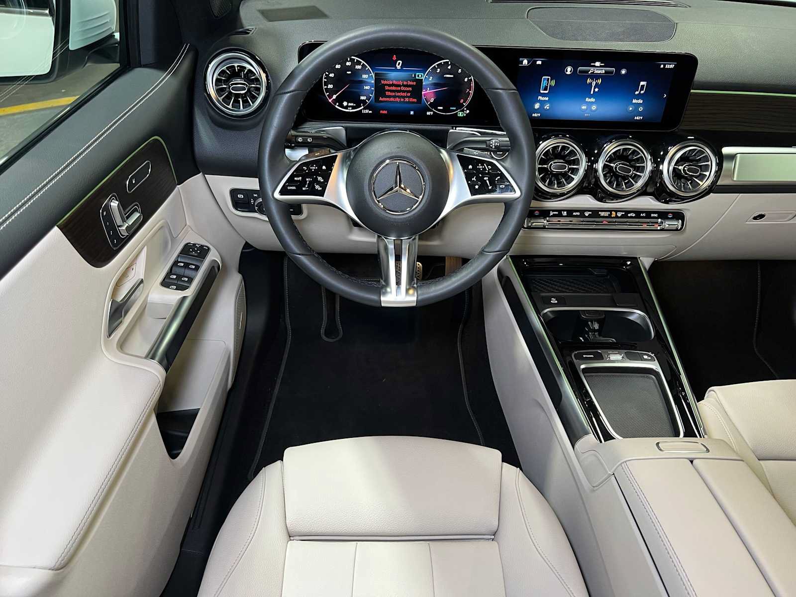 Used 2026 Mercedes-Benz GLB 250 4MATIC image 46